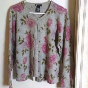 Lambs wool long sleeve sweater